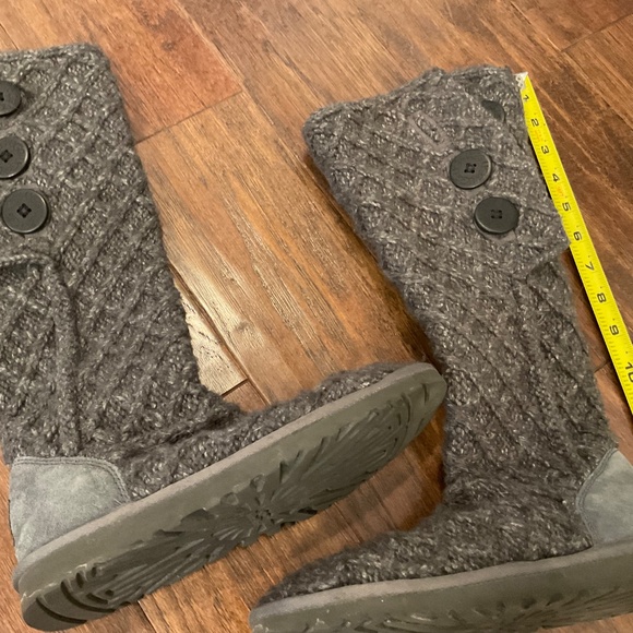 UGG, Austrian Gray boots, size 6 - Picture 5 of 11
